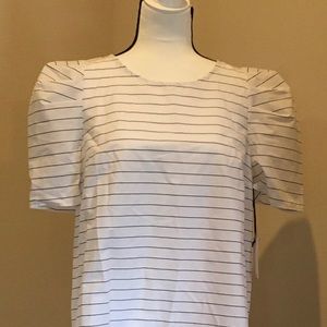 Puff sleeve in white